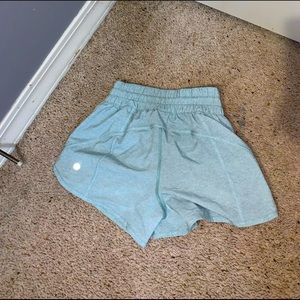 LULULEMON TRACKER SHORTS SIZE 4